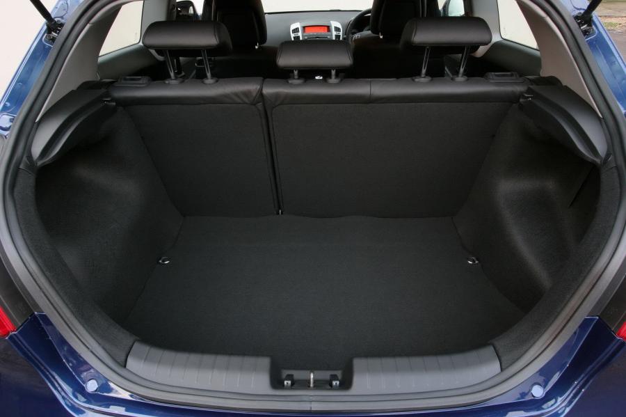  Kia pro_cee&rsquo;d 2008 года  (фото 64 из 182)
